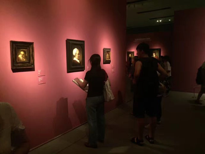 龙美术馆照明——伦勃朗美术展馆:光与影的对话