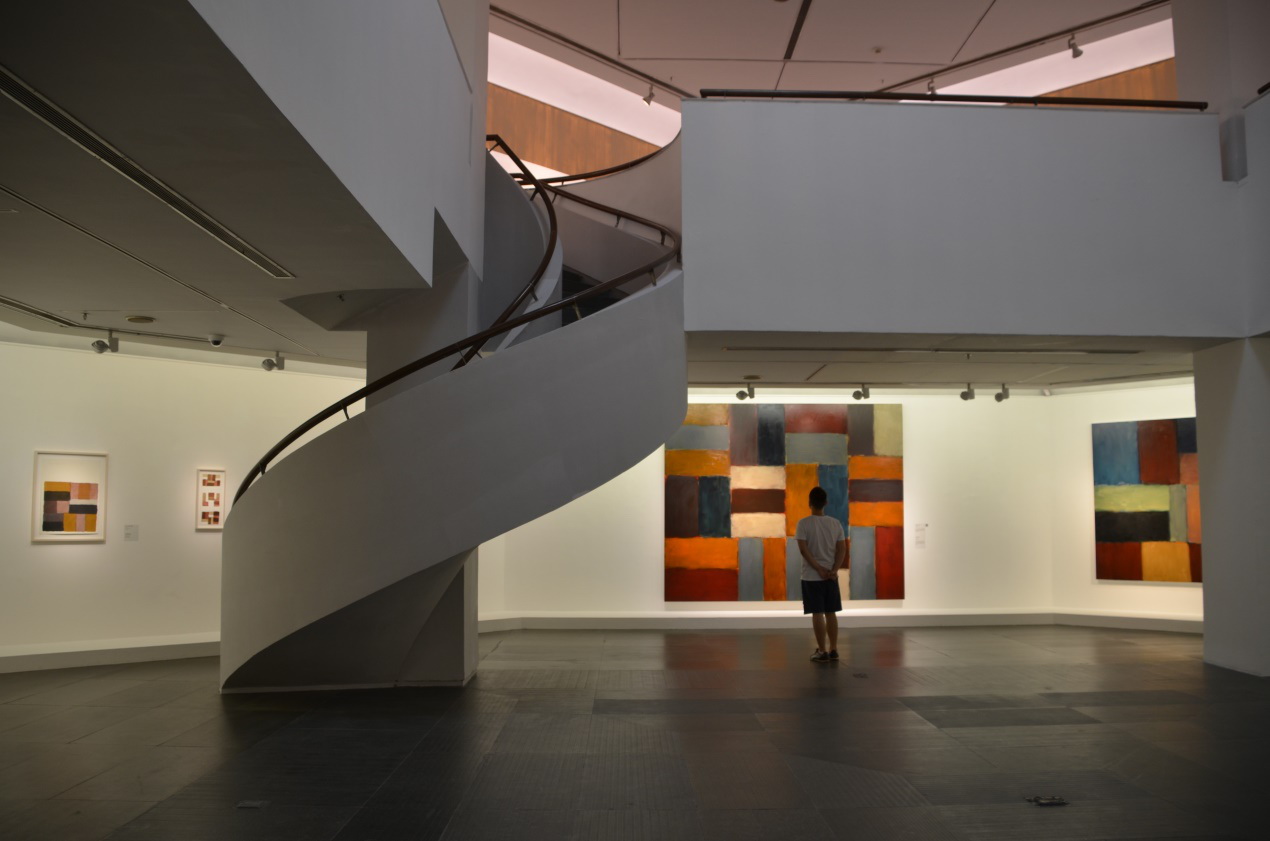 广东美术馆照明_“抵抗与坚持”绘画展