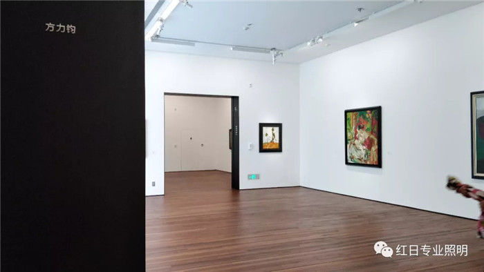 松美術館照明