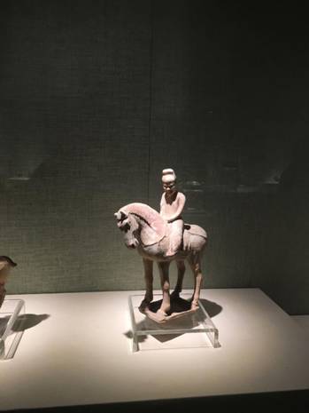 以青博工艺品展厅照明改造为例